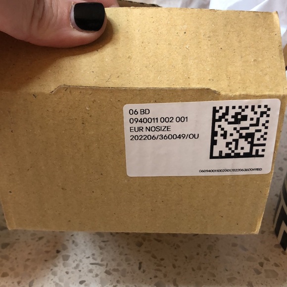 NWT H&M home black and white geometric tea/coffee cups with gold rim & handle. - Picture 5 of 6